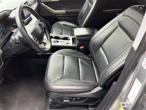 Used 2023 Ford Explorer XLT w/ Equipment Group 202A image 11