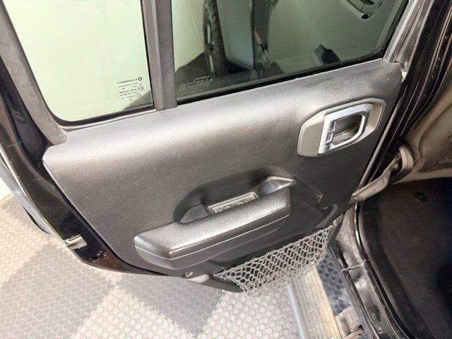 Used 2018 Jeep Wrangler Unlimited Rubicon AWD/4WD image 31