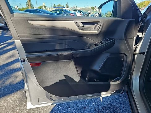 Used 2022 Ford Escape SE image 14