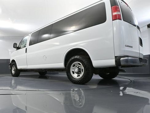 Used 2017 Chevrolet Express 3500 LT w/ LT Preferred Equipment Group RWD image 46