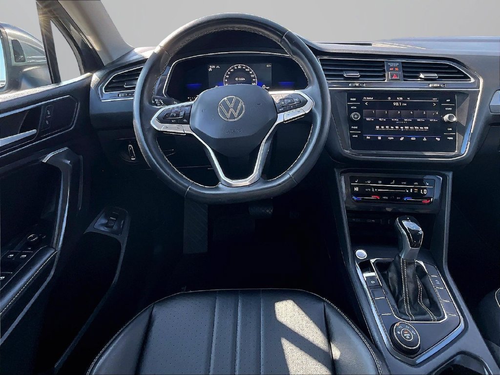 Used 2022 Volkswagen Tiguan SE AWD/4WD image 5