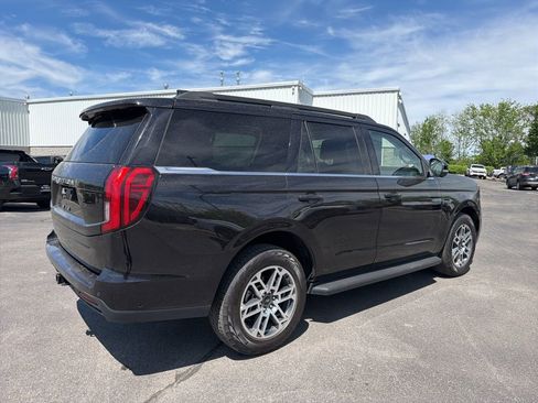 Used 2025 Ford Expedition Active image 3