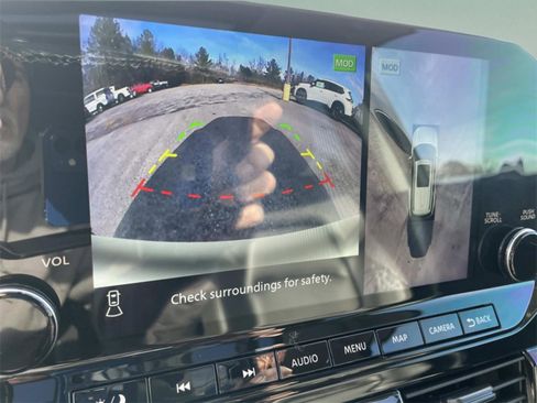 Used 2024 Nissan Pathfinder SL w/ SL Premium Package image 24