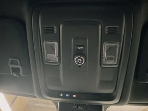 Used 2025 Chevrolet Tahoe LT AWD/4WD image 32