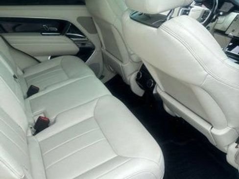 Used 2024 Land Rover Range Rover SE AWD/4WD image 15