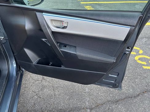 Used 2015 Toyota Corolla LE FWD image 24