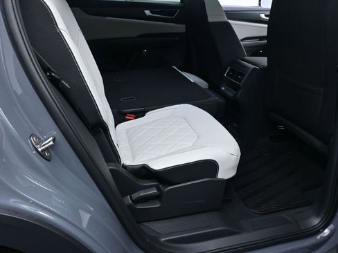 New 2026 Volkswagen Atlas Cross Sport SEL Premium R-Line AWD/4WD image 26