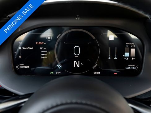 Used 2025 McLaren Artura RWD image 19