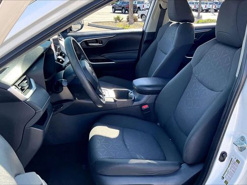 Used 2024 Toyota RAV4 XLE image 9