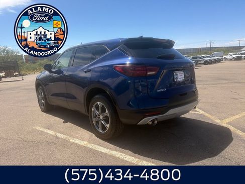 Used 2023 Chevrolet Blazer LT FWD image 3