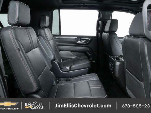 Certified 2024 Chevrolet Suburban RST w/ Luxury Package RWD image 22