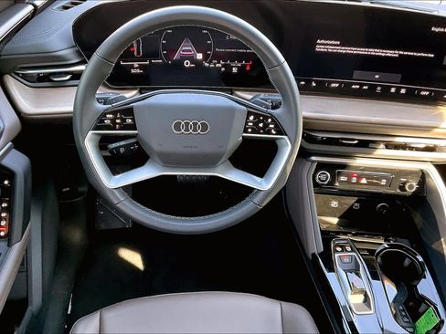 Certified 2025 Audi Q5 Premium w/ Convenience Package image 5