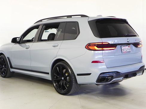 Used 2025 BMW X7 M60i image 9
