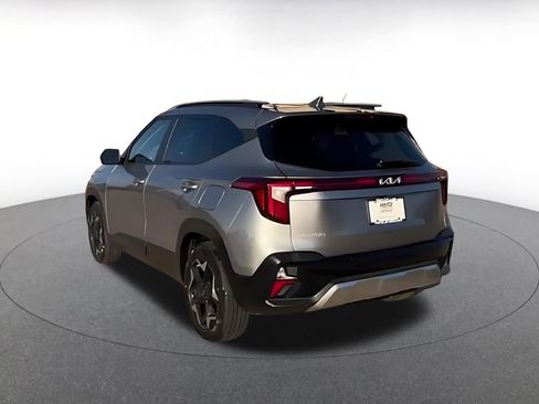 Used 2025 Kia Seltos S image 9