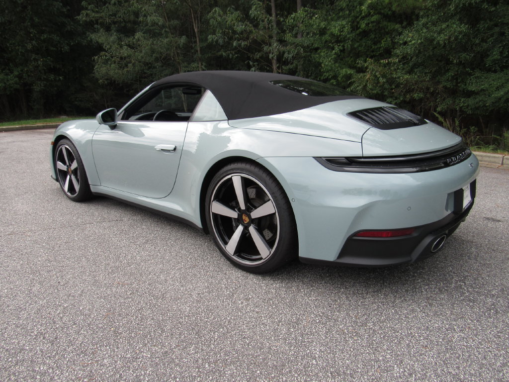 Certified 2025 Porsche 911 Carrera RWD image 17