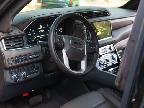 Used 2024 GMC Yukon Denali w/ Max Trailering Package image 38