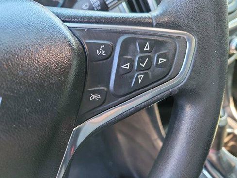 Used 2018 Chevrolet Equinox LS FWD image 23