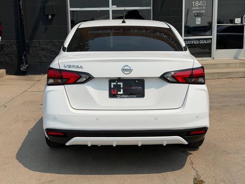 Used 2021 Nissan Versa S FWD image 12