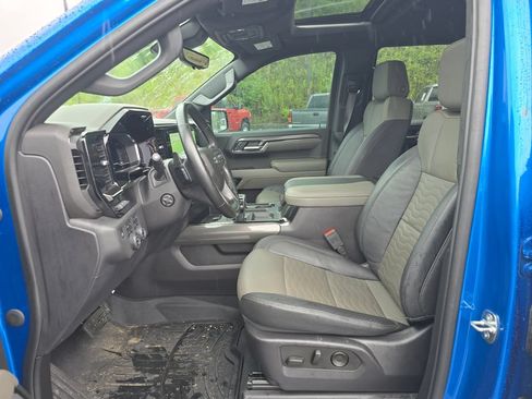 Used 2024 Chevrolet Silverado 1500 ZR2 w/ Technology Package AWD/4WD image 4