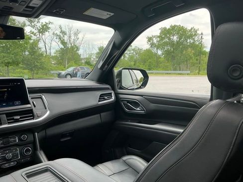 Used 2022 Chevrolet Tahoe RST w/ Luxury Package AWD/4WD image 29
