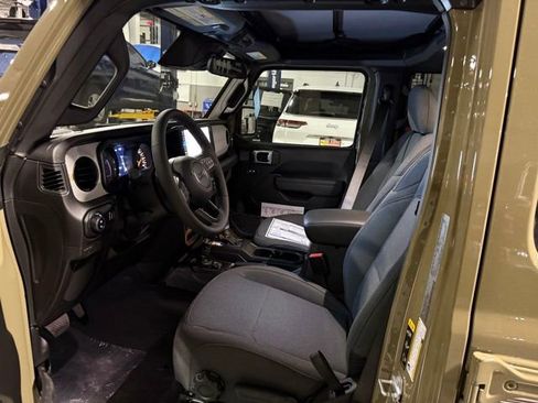 New 2026 Jeep Gladiator Sport image 9