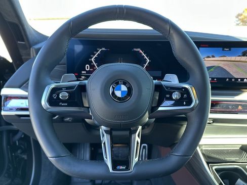 Used 2025 BMW 740i xDrive w/ Executive Package image 34