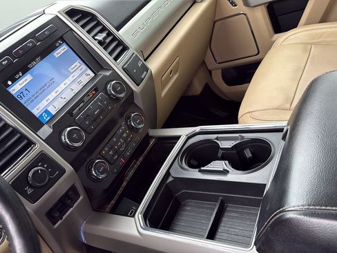 Used 2019 Ford F250 Lariat w/ Lariat Ultimate Package AWD/4WD image 20