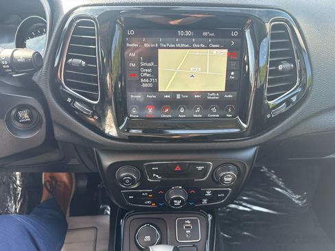 Used 2018 Jeep Compass Limited w/ Navigation Group AWD/4WD image 20