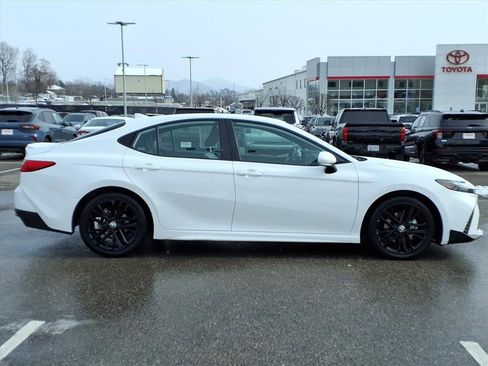 Certified 2025 Toyota Camry SE image 3