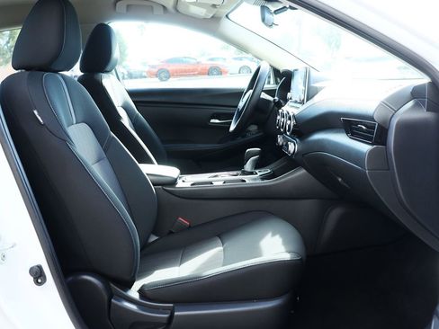 Used 2025 Nissan Sentra SV image 34