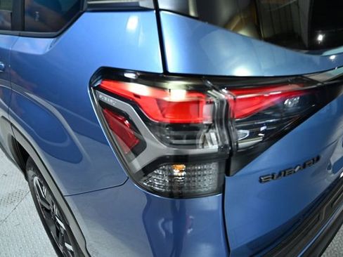 Used 2025 Subaru Forester Premium image 12