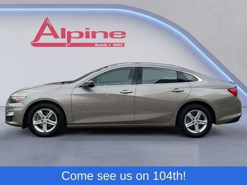 Used 2024 Chevrolet Malibu LS FWD image 2