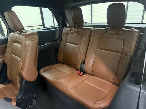 Used 2022 Lincoln Aviator Grand Touring w/ Equipment Group 301A AWD/4WD image 17