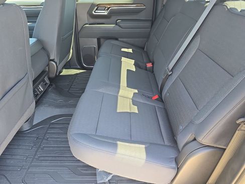 New 2026 GMC Sierra 1500 SLE image 14