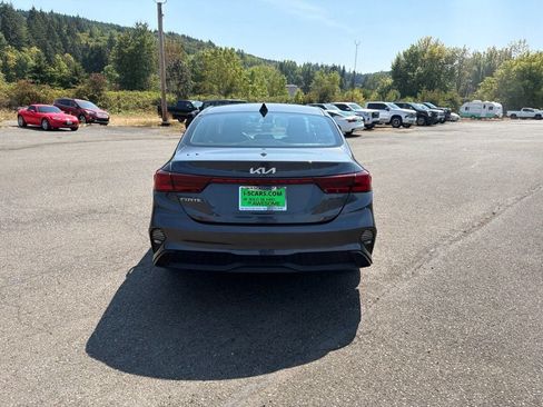 Used 2024 Kia Forte LXS FWD image 8