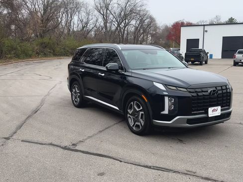 Used 2023 Hyundai Palisade Limited image 2