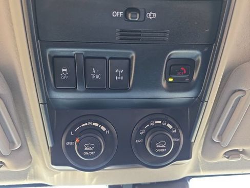 Used 2022 Toyota 4Runner TRD Off-Road AWD/4WD image 26