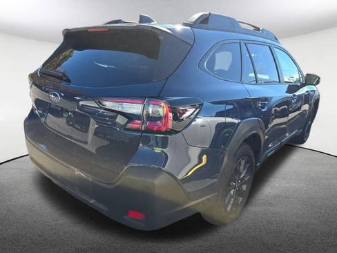 Used 2025 Subaru Outback Onyx Edition AWD/4WD image 2