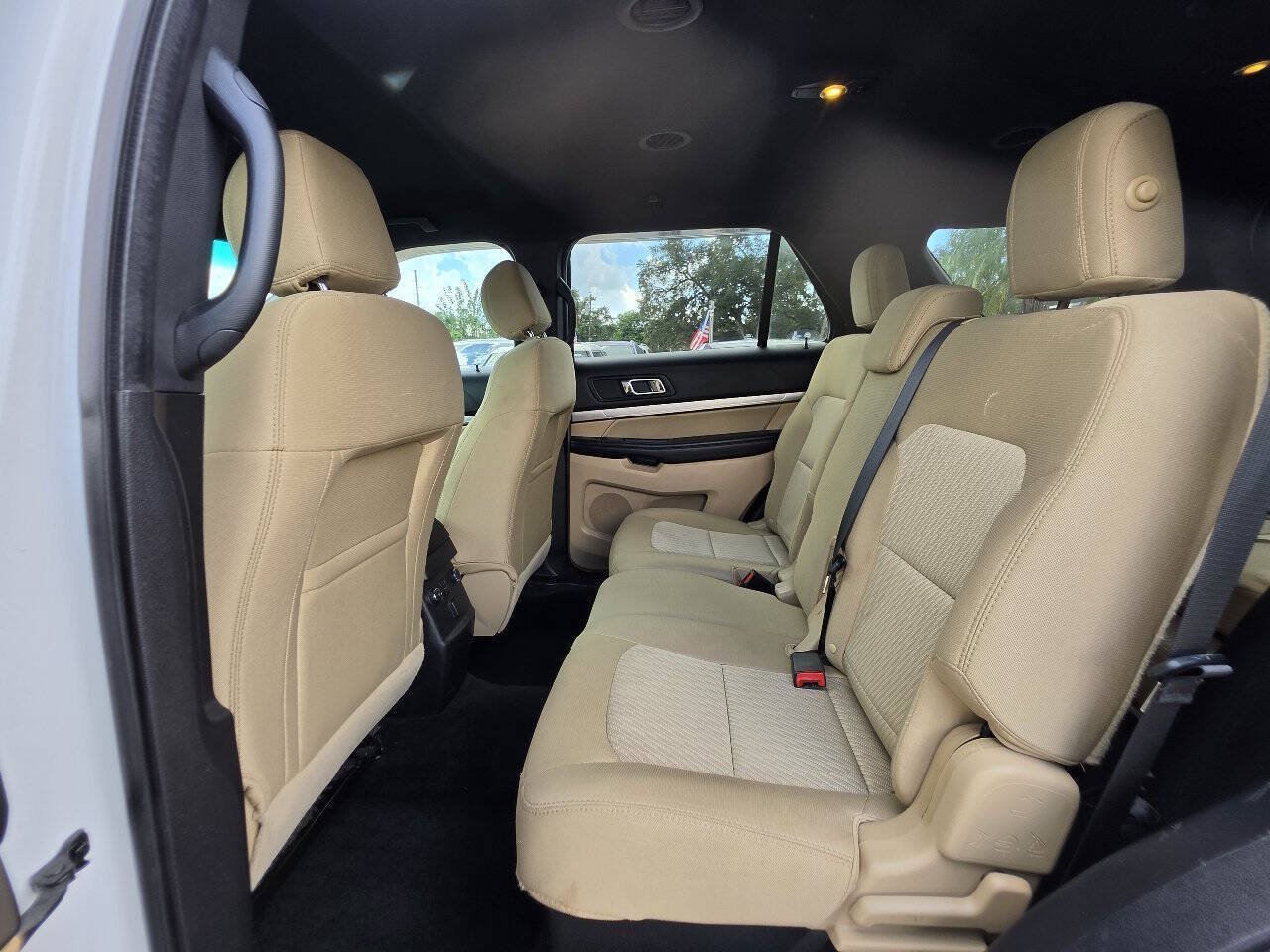Used 2017 Ford Explorer FWD image 13