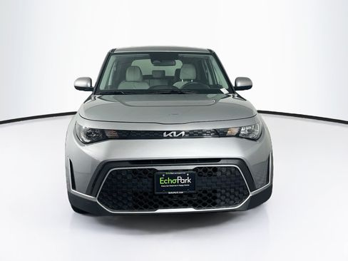 Used 2025 Kia Soul LX w/ LX Technology Package FWD image 2