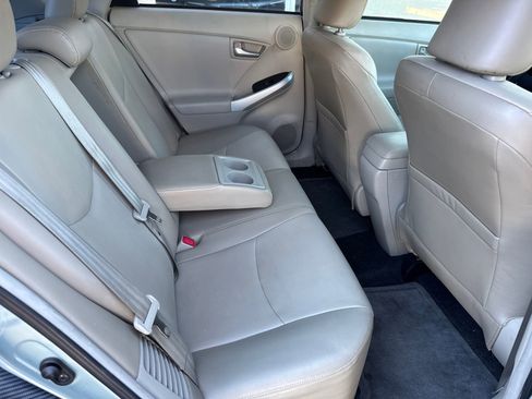 Used 2014 Toyota Prius Four image 11