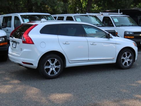 Used 2015 Volvo XC60 T6 AWD/4WD image 6