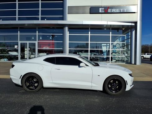 Used 2023 Chevrolet Camaro LT image 2