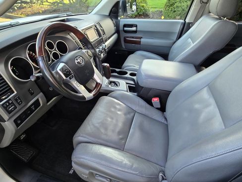 Used 2016 Toyota Sequoia Platinum image 2