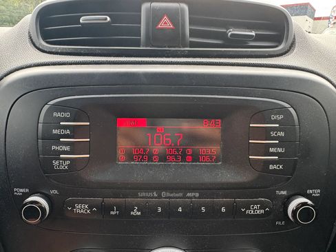 Used 2014 Kia Soul FWD image 14