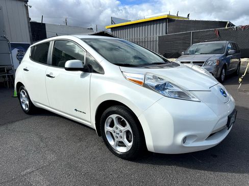 Used 2013 Nissan Leaf SV w/ LED & Quick Charge Pkg image 7