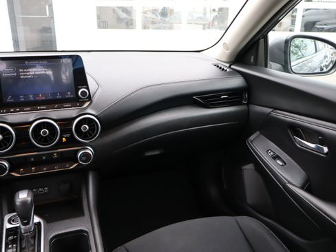 Used 2022 Nissan Sentra SV FWD image 13