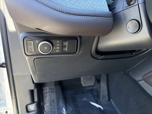 Used 2025 Ford Explorer Platinum w/ Ultimate Package image 45