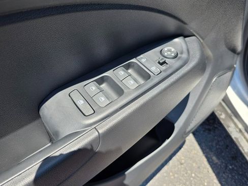 New 2025 Hyundai Venue SEL image 22