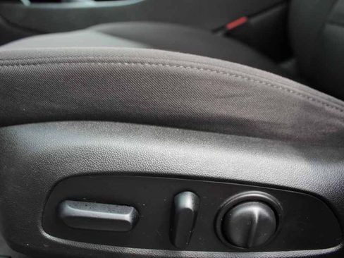 Used 2019 Chevrolet Malibu LT FWD image 22